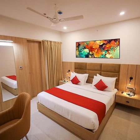The Royal Legacy Hotel Lucknow Bagian luar foto