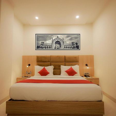 The Royal Legacy Hotel Lucknow Bagian luar foto