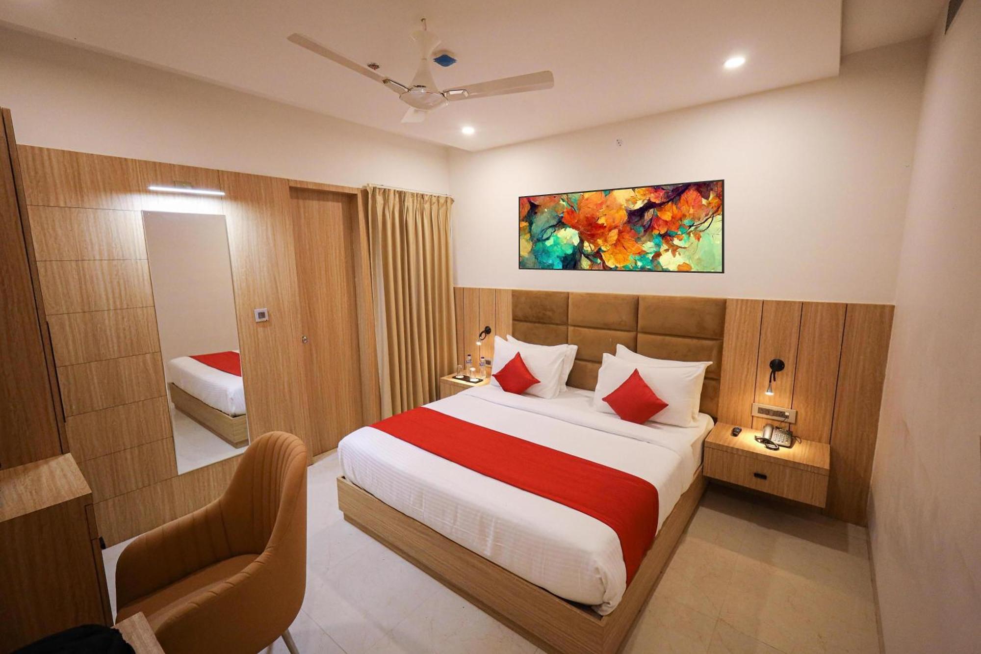 The Royal Legacy Hotel Lucknow Bagian luar foto