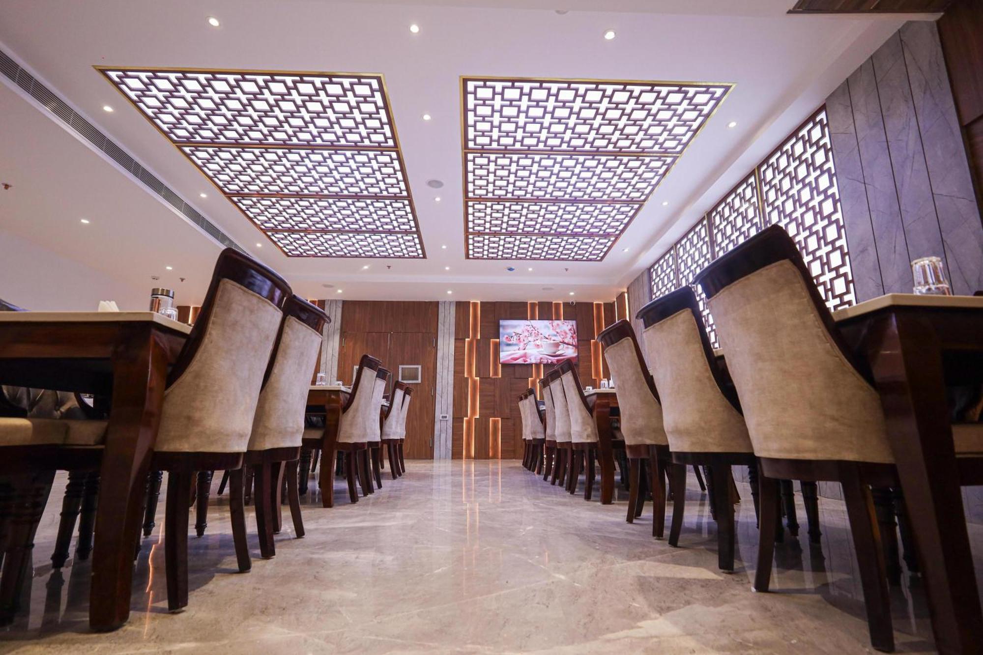 The Royal Legacy Hotel Lucknow Bagian luar foto
