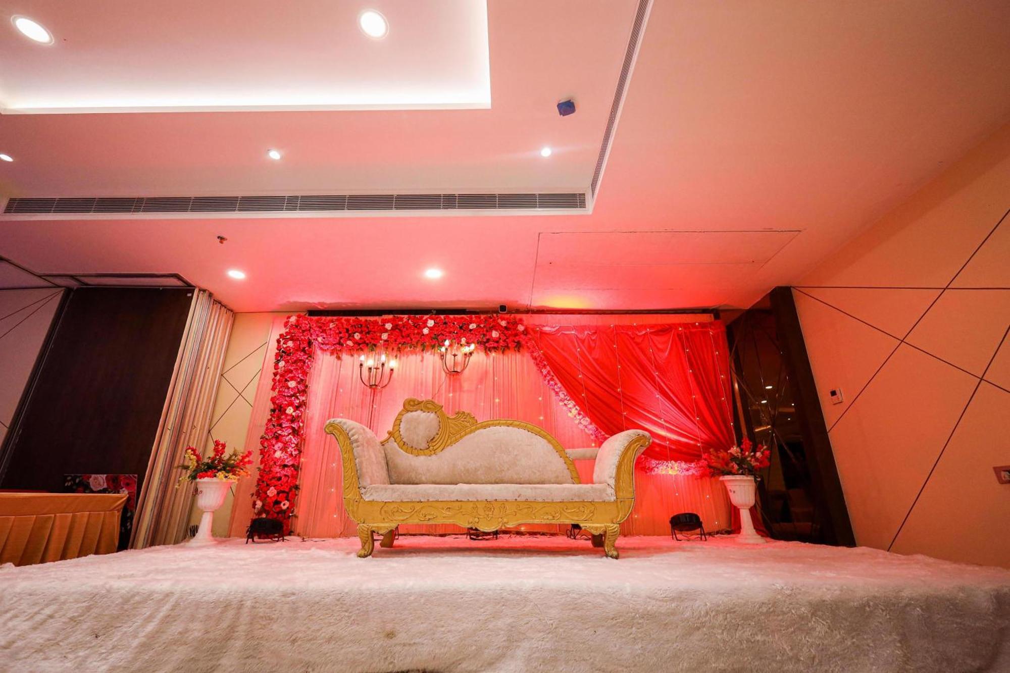 The Royal Legacy Hotel Lucknow Bagian luar foto