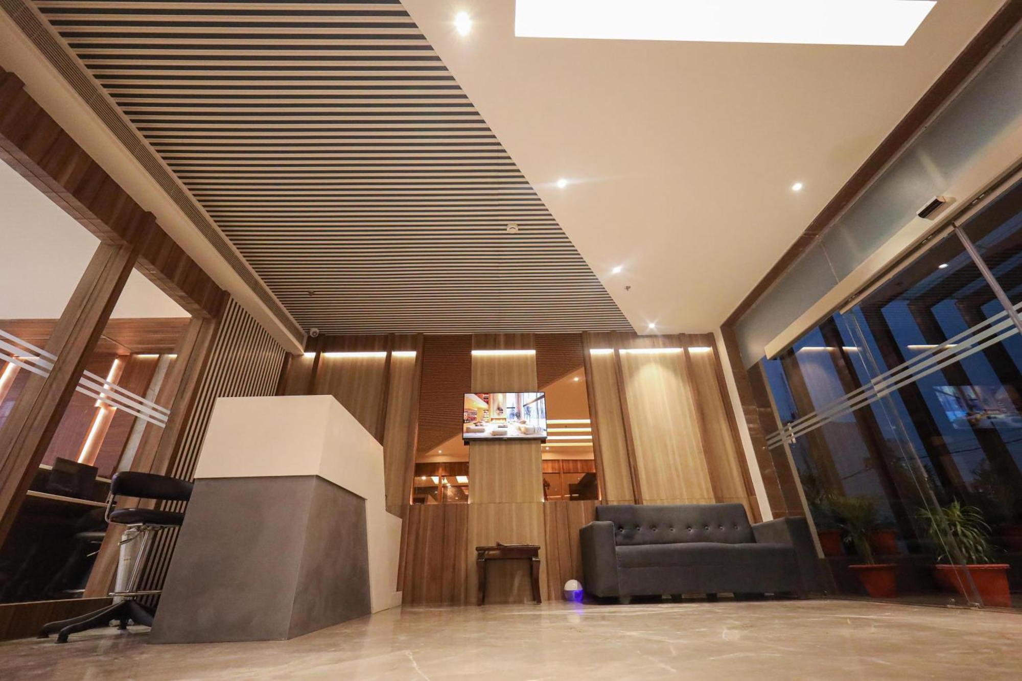The Royal Legacy Hotel Lucknow Bagian luar foto