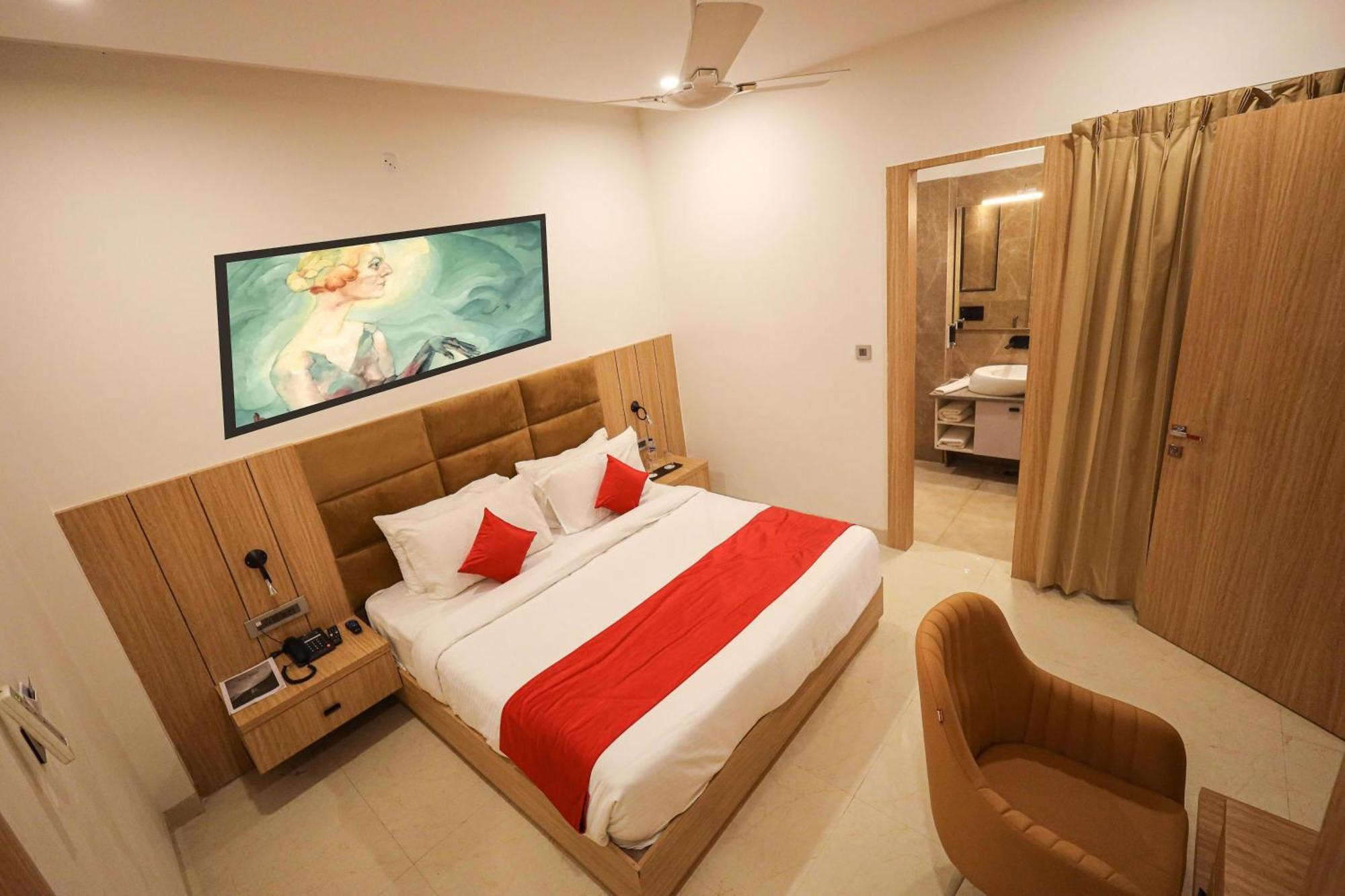 The Royal Legacy Hotel Lucknow Bagian luar foto