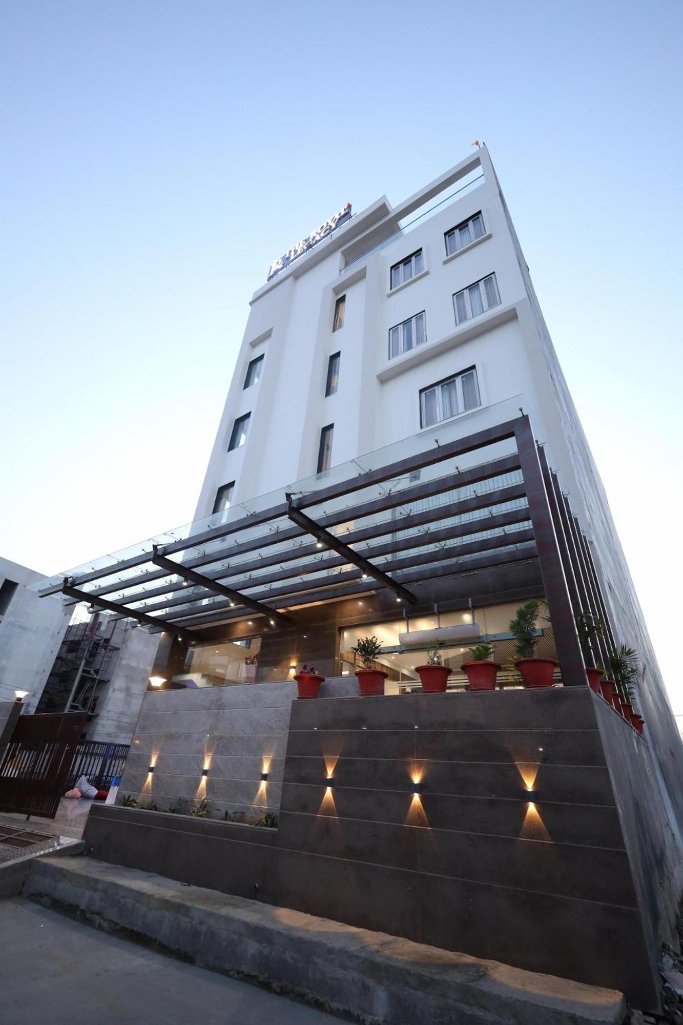 The Royal Legacy Hotel Lucknow Bagian luar foto
