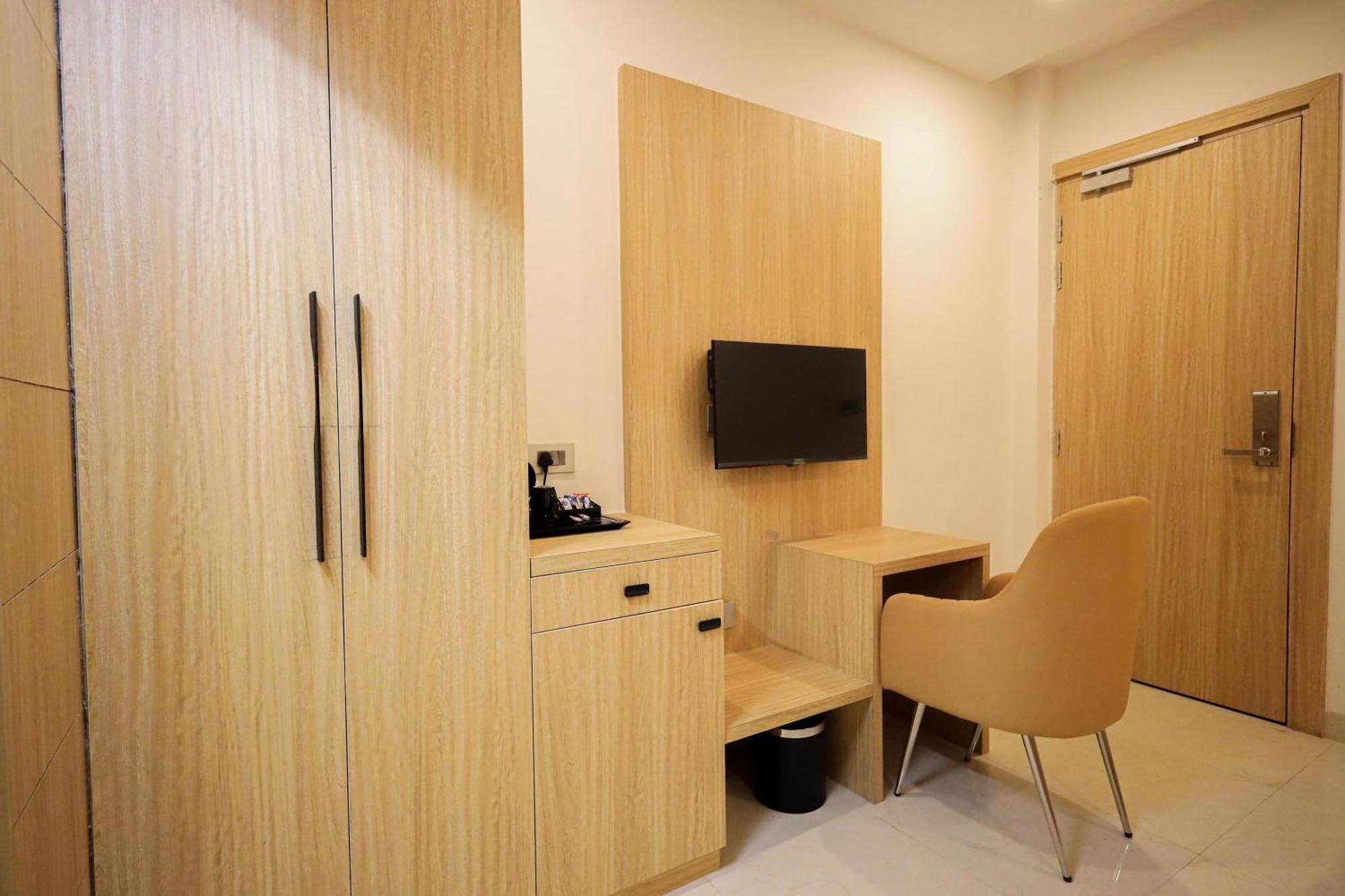 The Royal Legacy Hotel Lucknow Bagian luar foto