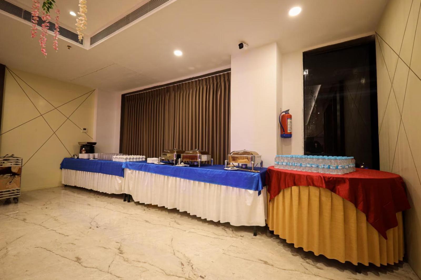 The Royal Legacy Hotel Lucknow Bagian luar foto