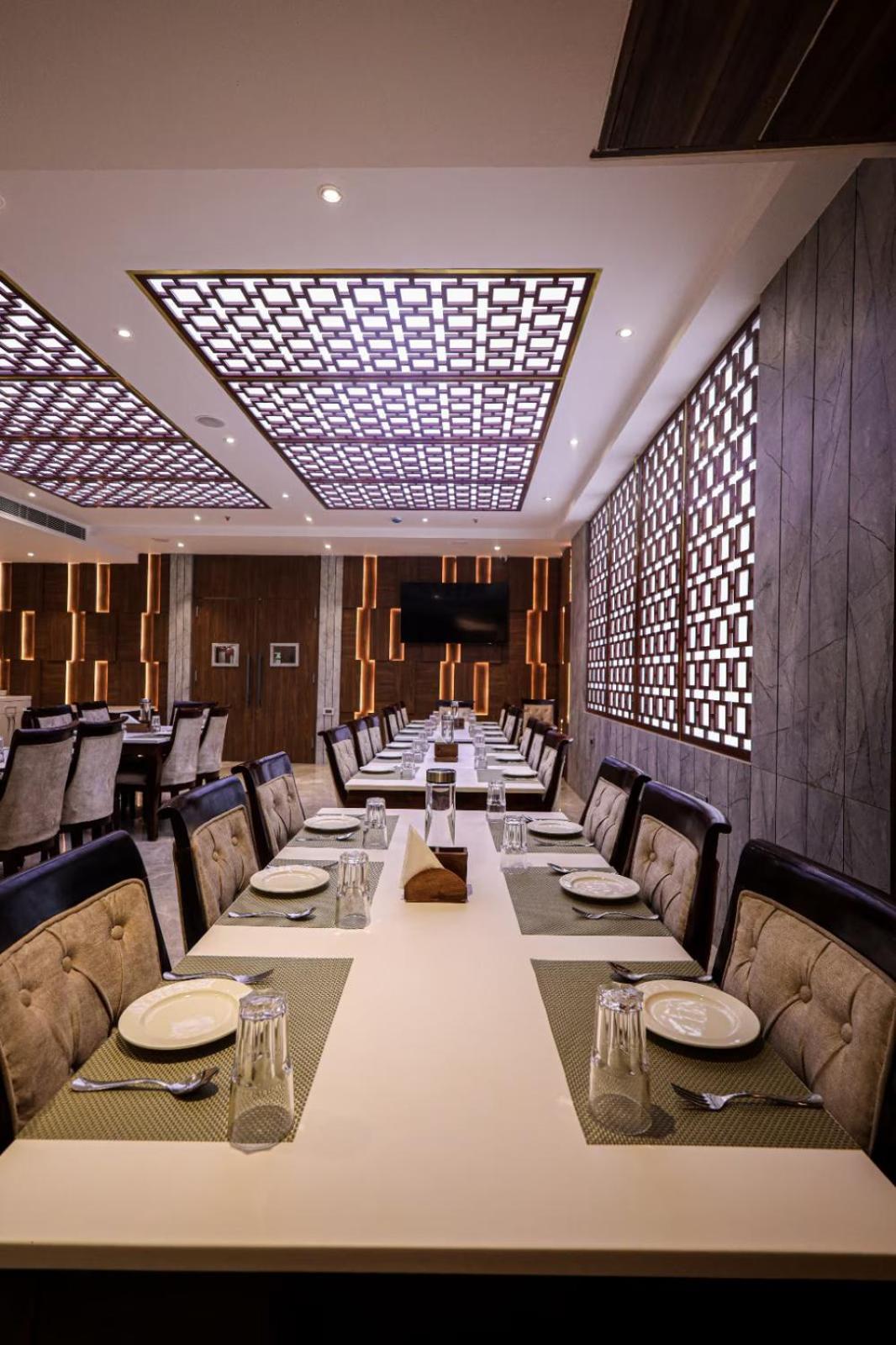 The Royal Legacy Hotel Lucknow Bagian luar foto