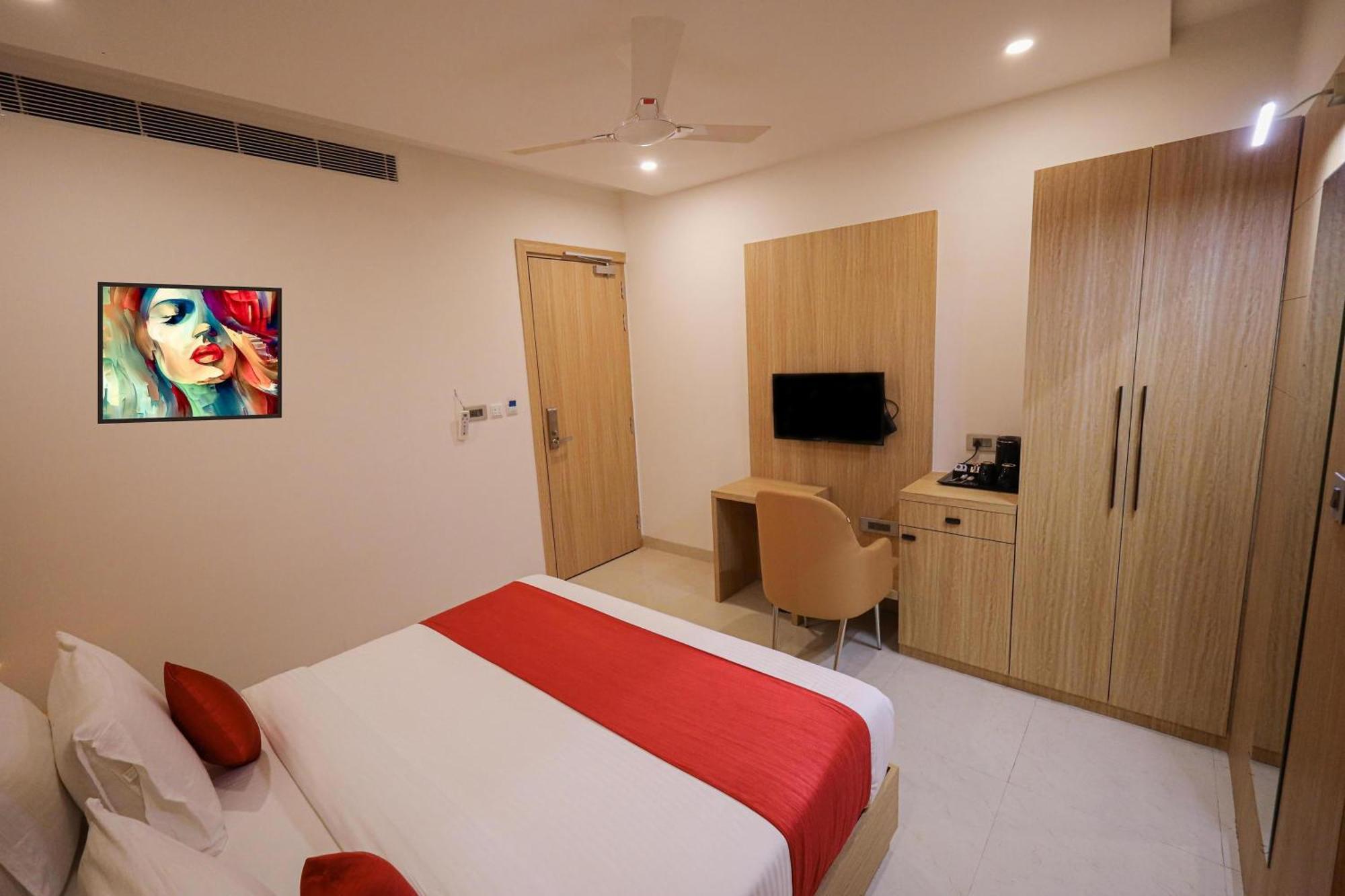 The Royal Legacy Hotel Lucknow Bagian luar foto